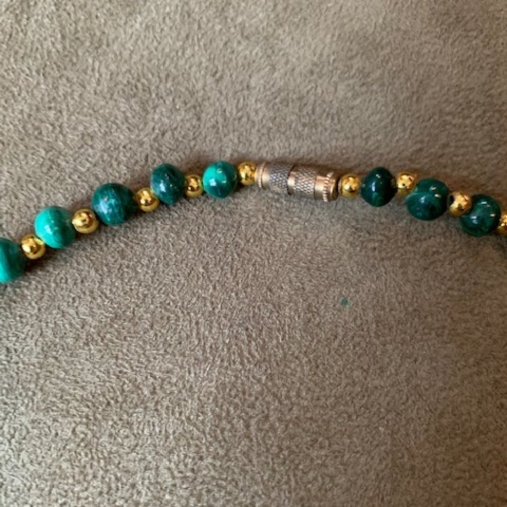 Chinese MALACHITE Graduated Bead Necklace w/Gold Spacers Vintage 25 1/2" - Picture 6 of 8